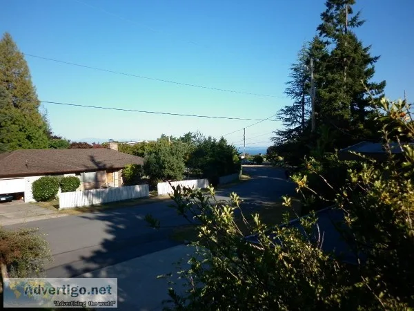 Large Furnished Studio Apt. Seahurst  Burien