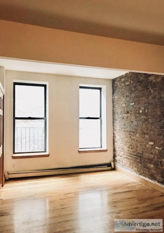 2420 - Studio Apartment in Hell s Kitchen