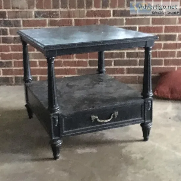 Henredon end table