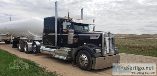 2015 Kenworth W900L Semi Tractor