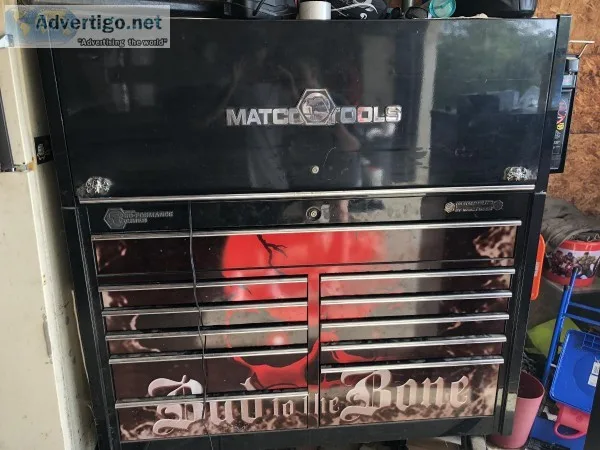 Matco dual bay toolbox with hutch