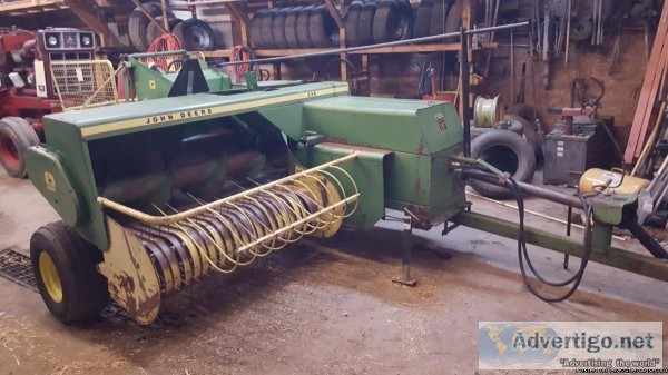 John Deere 336 baler