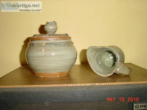 Pottery creamer and sugar bowl
