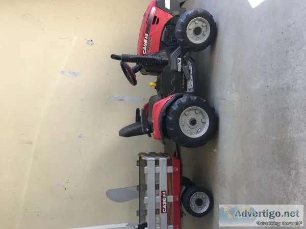 Case IH kids tractor and trailer.