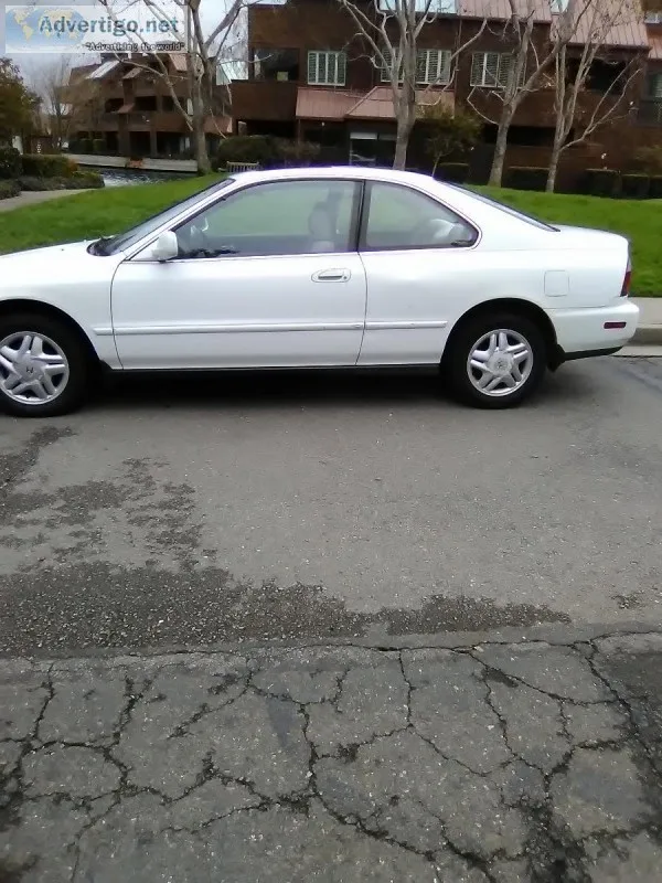 white Honda Accord 1996
