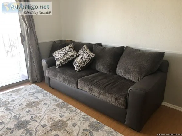 An excelent condition couch for sale