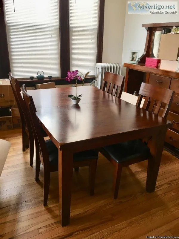 Dining room table with 6 chairs