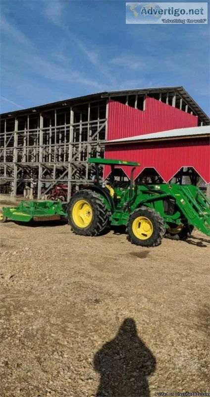 2016 John Deere 5100M Tractor