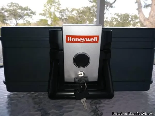 Honeywell Safe Chest with Carry Handle