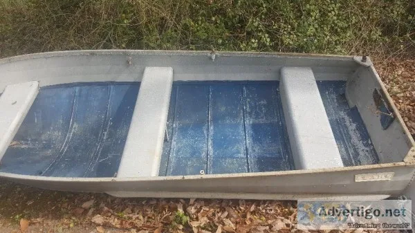 12  Sears Aluminum row boat no leaks good shape