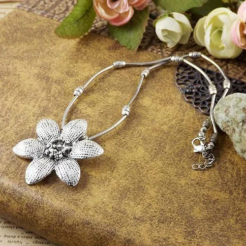 Get This Sterling Silver Flower pendant Necklace
