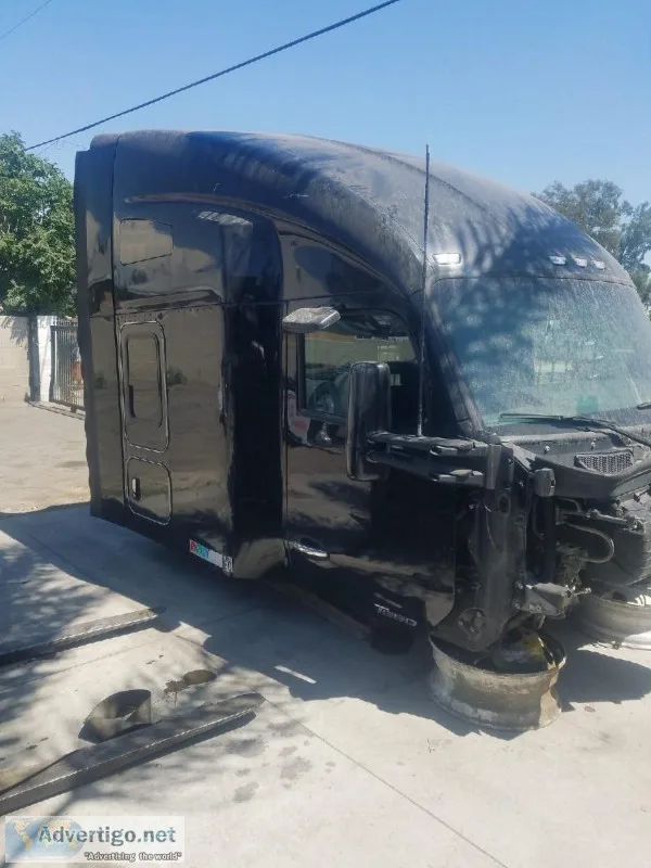 2015 Kenworth 680 cab