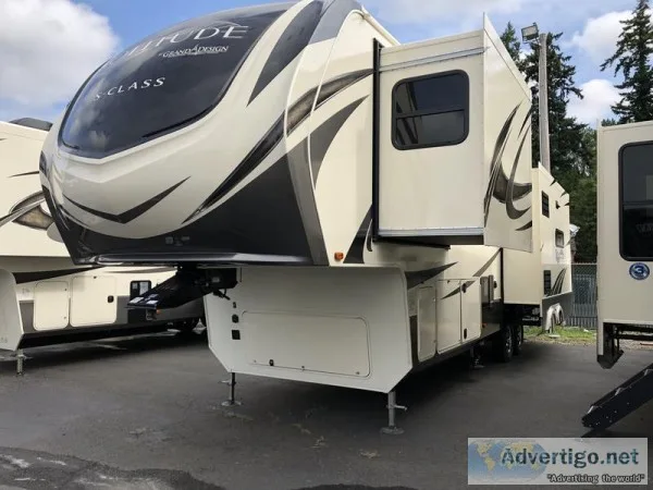 2019 Grand Design Solitude S-Class 3350RL