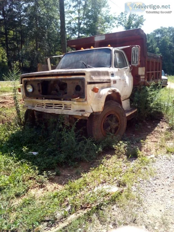 Dump truck
