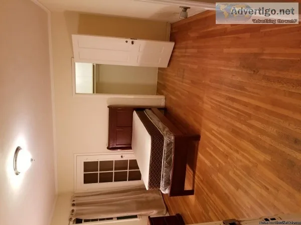 Private LARGE room and share APT with male UCLA students near UC