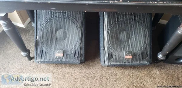 Floor monitors