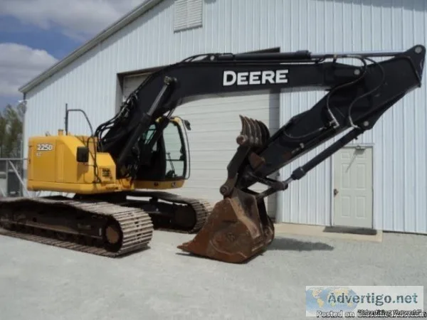 2012 DEERE 225D lc