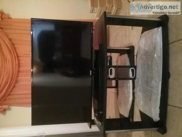 40 inch Samsung T.V and Stand