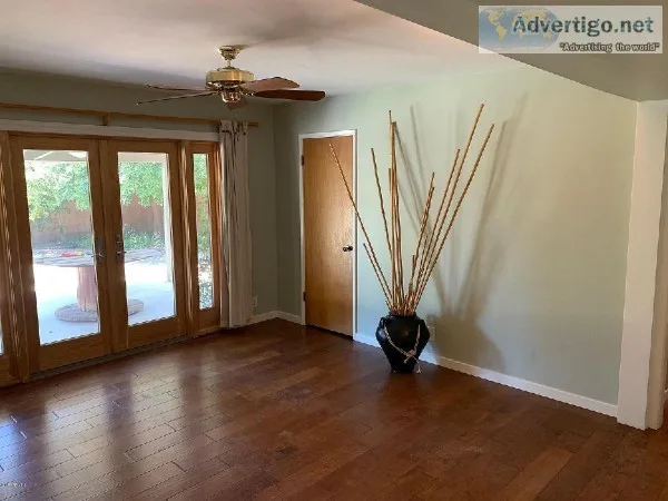 SPACIOUS 2BRMS LARGE LIVING ROOM UPDATED KITCHEN NEW APPLIANCES 