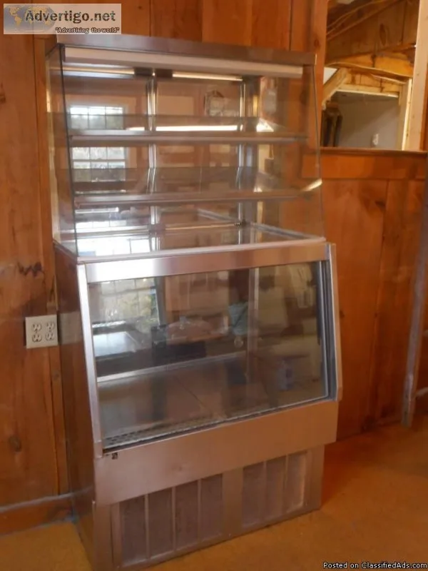 Delfield Pastry Case