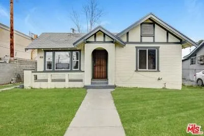 Adorable Vintage Single Story HomeNicely Rehabbed