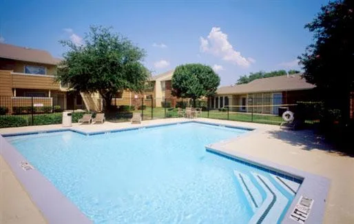 Southeast Dallas 11 720 2 Pools Gated entrance Scyene Rd
