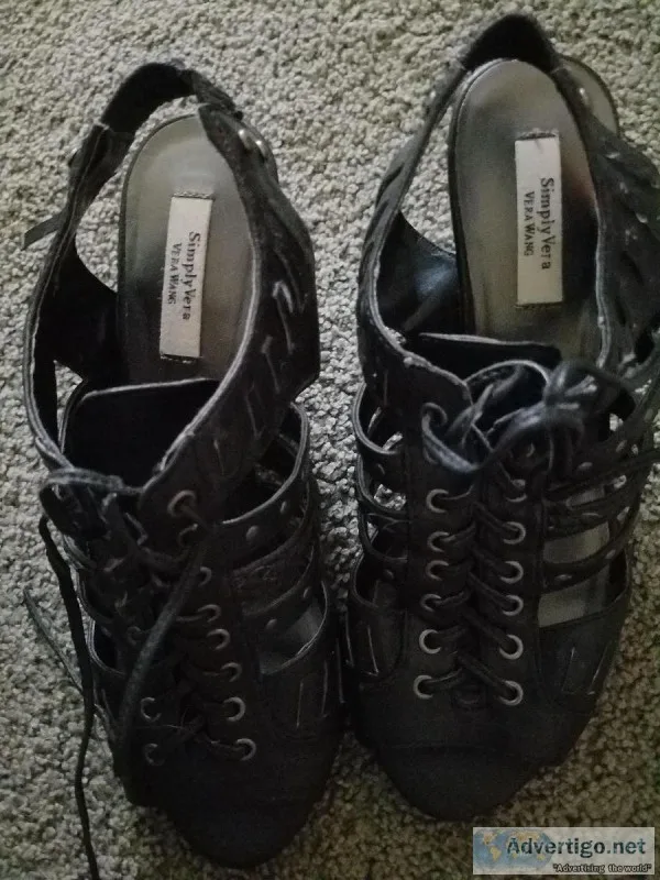 Vera Wang summer dress shoes