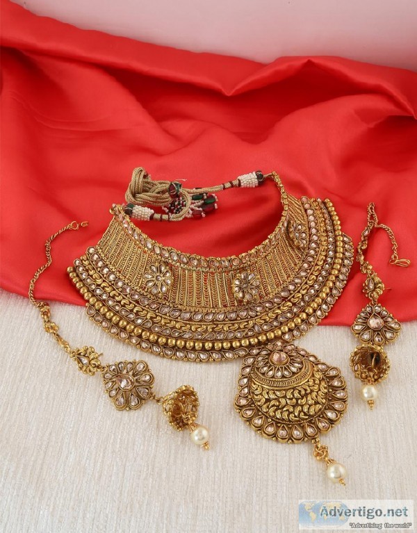 Choose Online Artificial Jewellery Set for Women at Best Price.