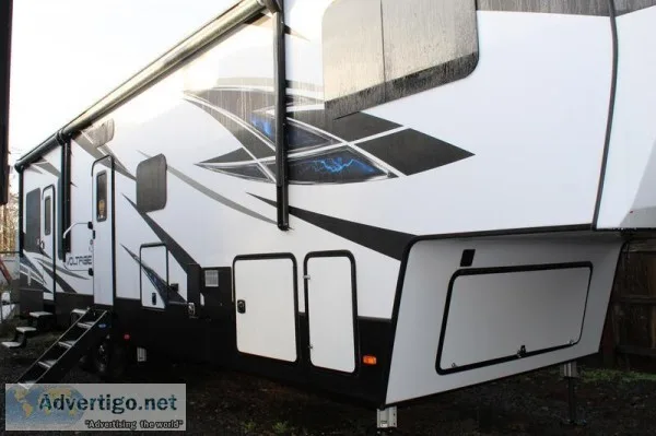 2019 Dutchmen Voltage 3705