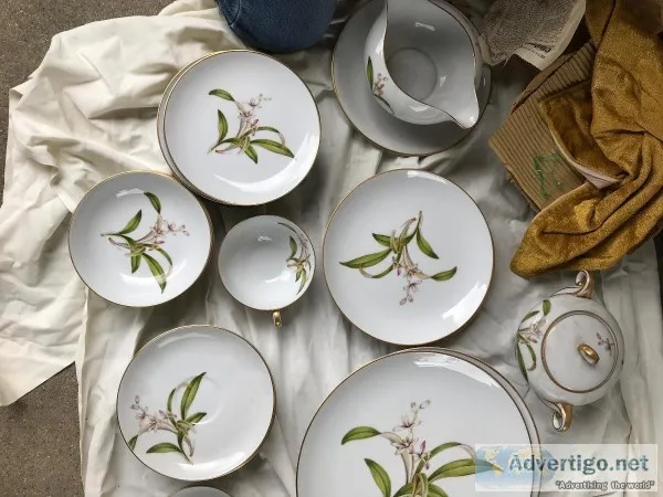 95 Piece Wentworth China Set