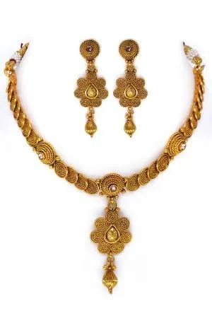 Explore the best necklace designs at Chique Fashion