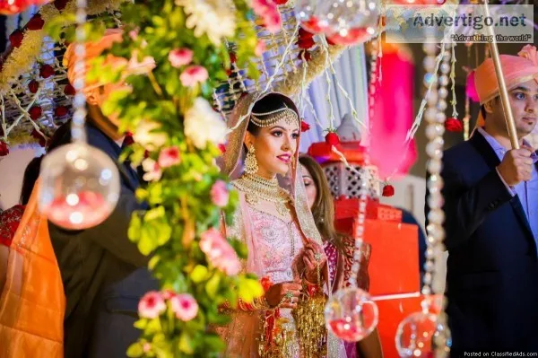 Hire best Wedding Photographers in Delhi for your Destination we