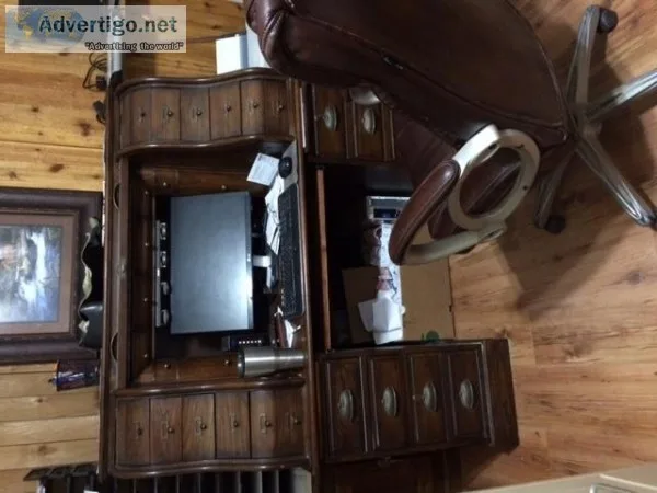Rolltop desk and chair