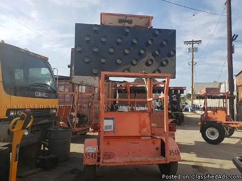 SOLAR HSI ARROW BOARD TRAILER