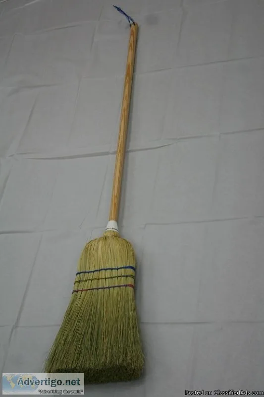 Broom Dressed strong sweeper