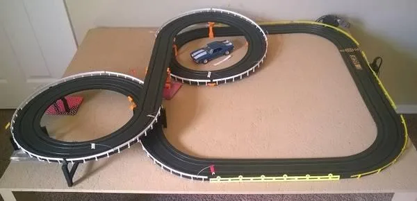 HO Scale Electric Slot Car Race Set