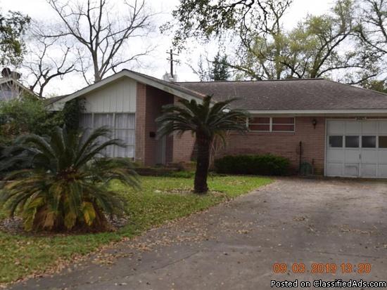 Single family home for rent in great location on a quiet cul-de-