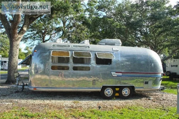 Clean 1978 Airstream Caravaner