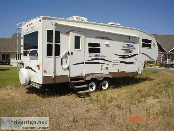 2007 Copper Canyon 25  5th wheel RV