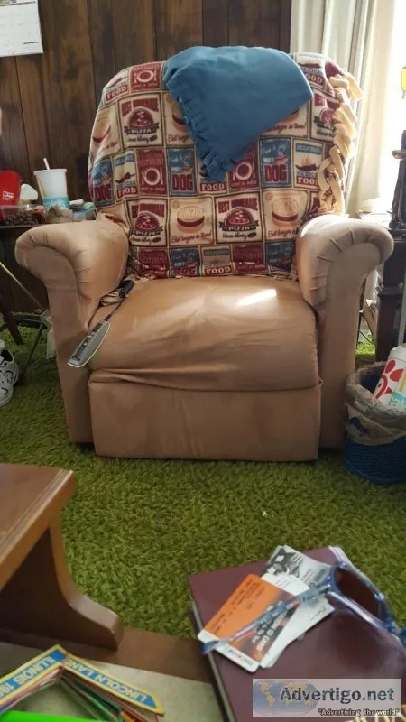 PRIDERecliner Lift Chair with Remote