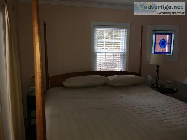 4 POSTED CHERRY KING SIZE BED