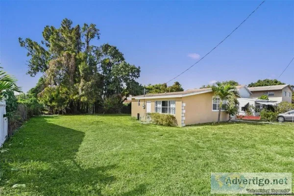 Immaculately updated Hialeah home on Duplex Lot