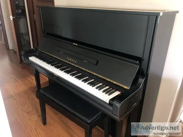 YAMAHA U3 WITH BENCH - RIVERDALE