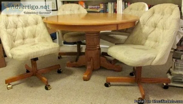 Solid Oak Round Table