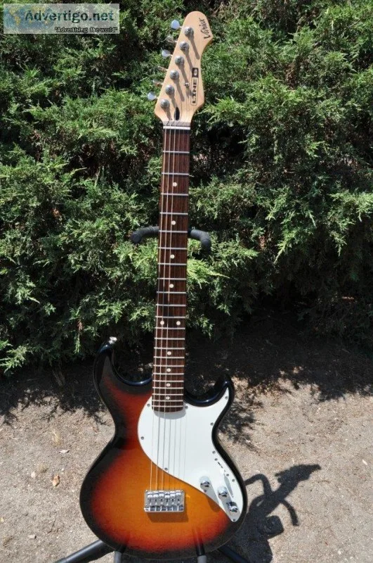 Line 6 Variax 300 Electric Guitar