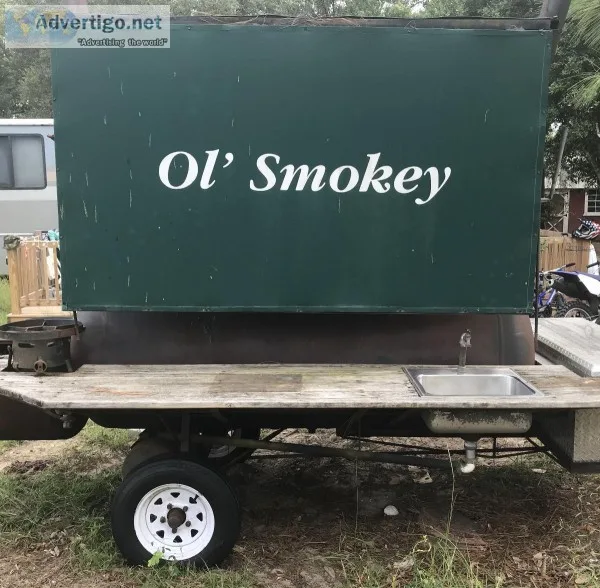 X-LARGE PULL BEHIND GRILL  SMOKER