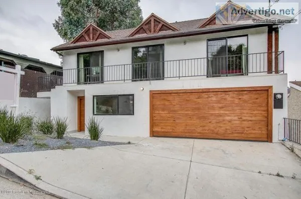 Located in Mt Washington this beautiful home has a traditional e