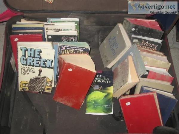 LOTS OF BOOKS AND MAGAZINES