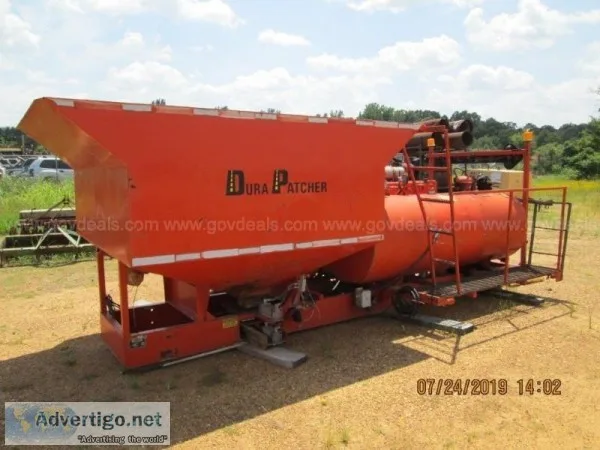 2001 DuraPatcher spray injected pothole patcher