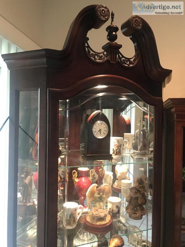Howard Miller Top Collection Curio